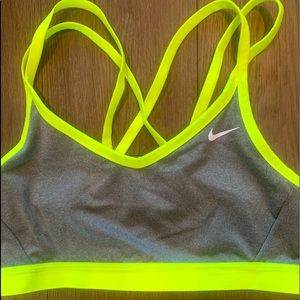NIKE sports bra in EXCELLENT CONDITION
